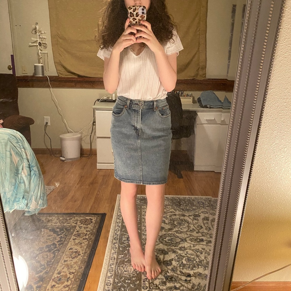 Size 26 Levi’s skirt